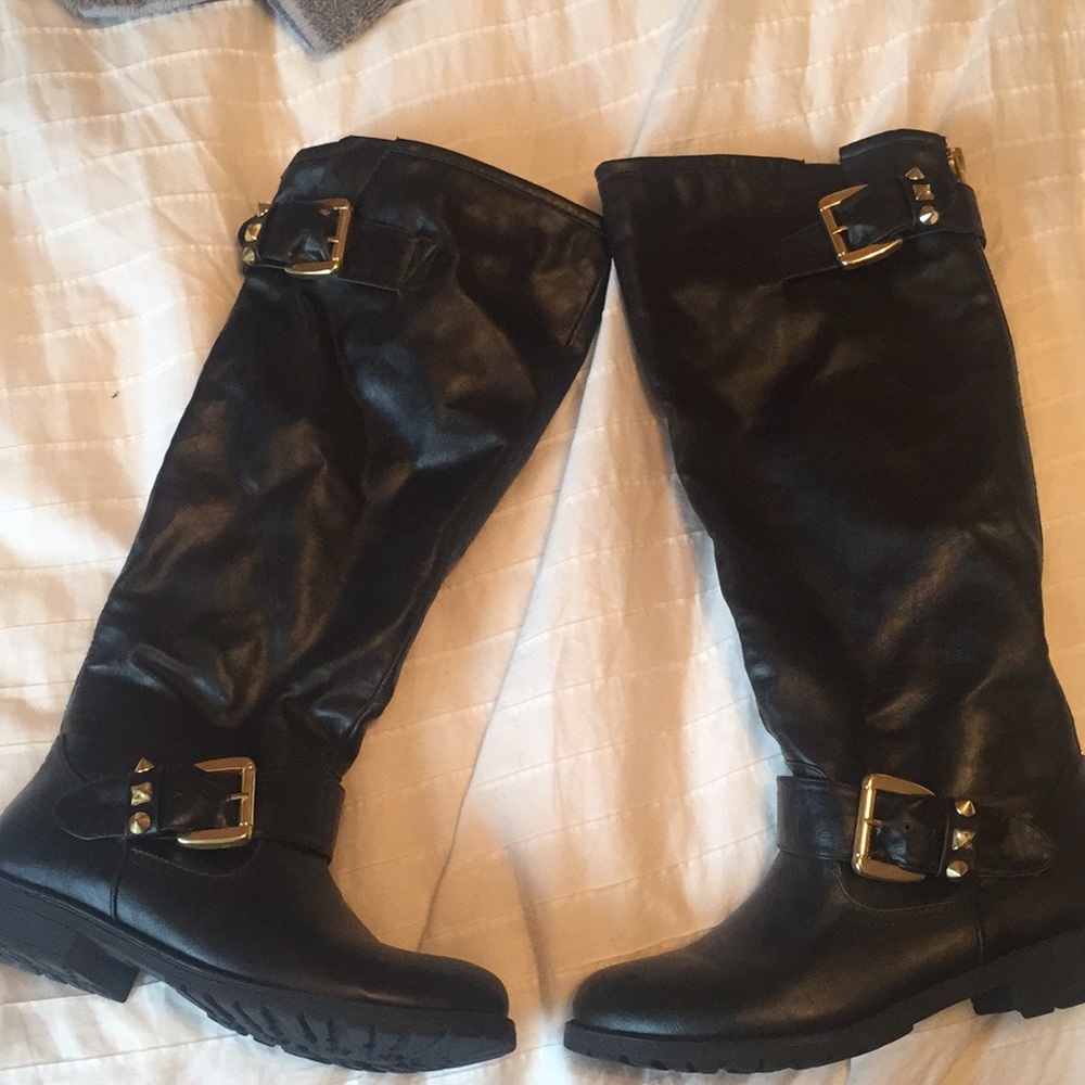 Black boots